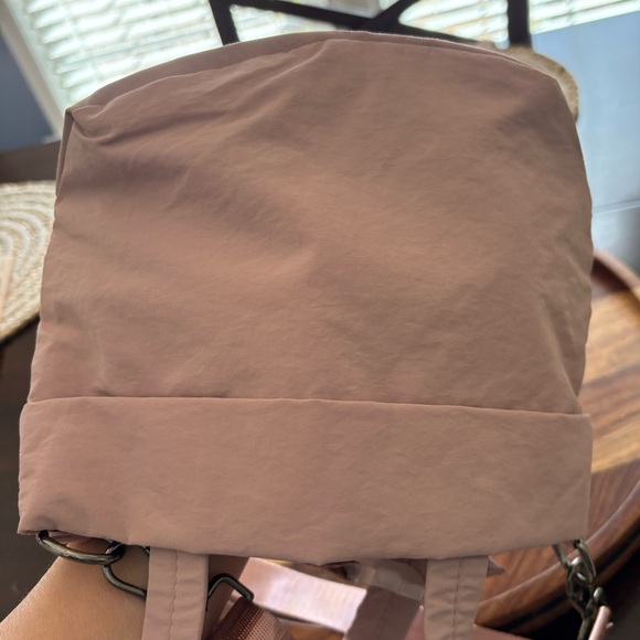 Lululemon Crossbody Handbag Never used, only stored - Picture 10 of 14